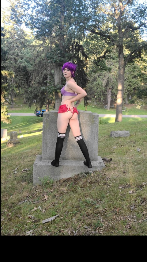 deadtrapbunny photo 1