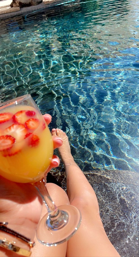 novaaamarie22 photo 1